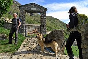 Trittico di cime lariane con gioiello romanico nella Valle dell’Oro il 27 aprile 2019- FOTOGALLERY